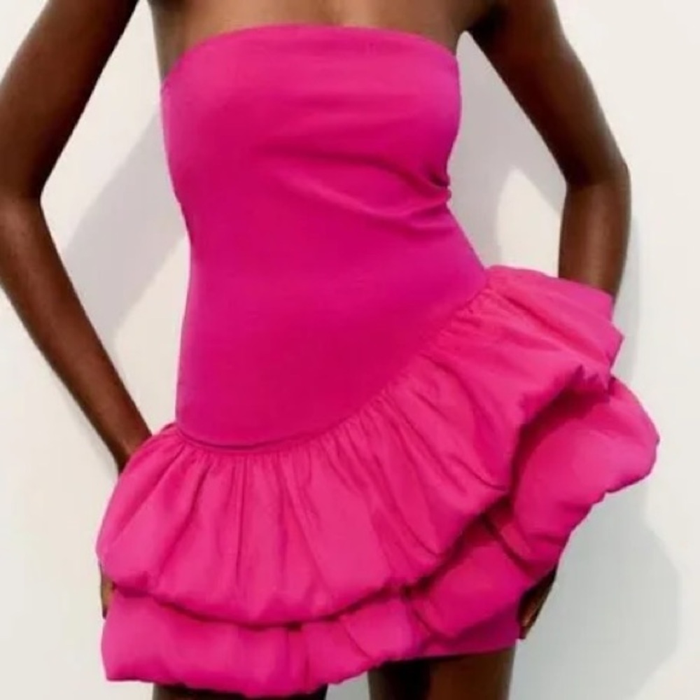 VOLUMINOUS ASYMMETRIC DRESS